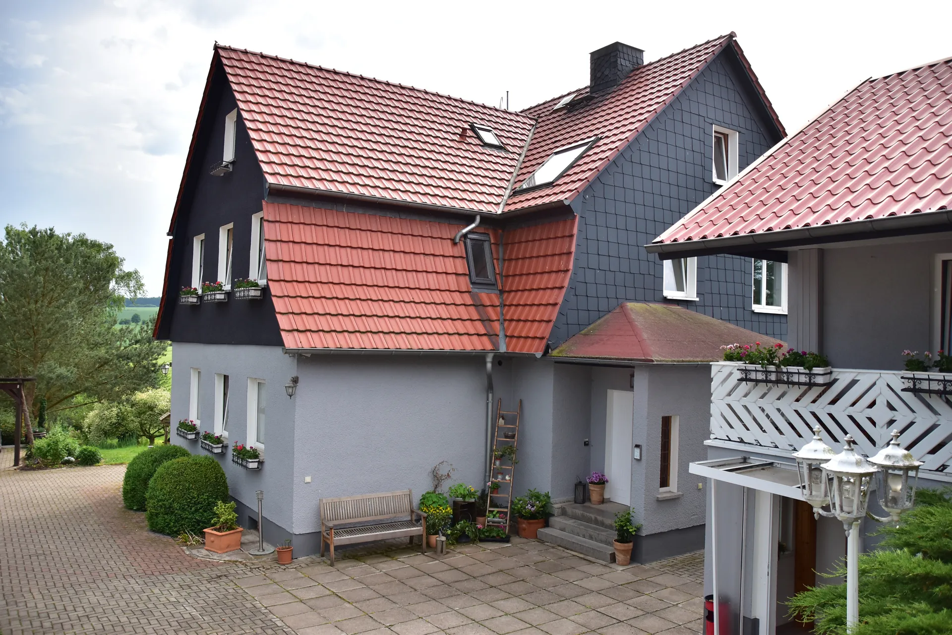 Pension Volgenandt – building and courtyard in Breitenbach
